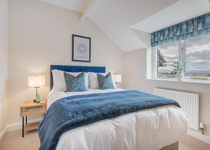 Dwarf Hall - Central Ambleside