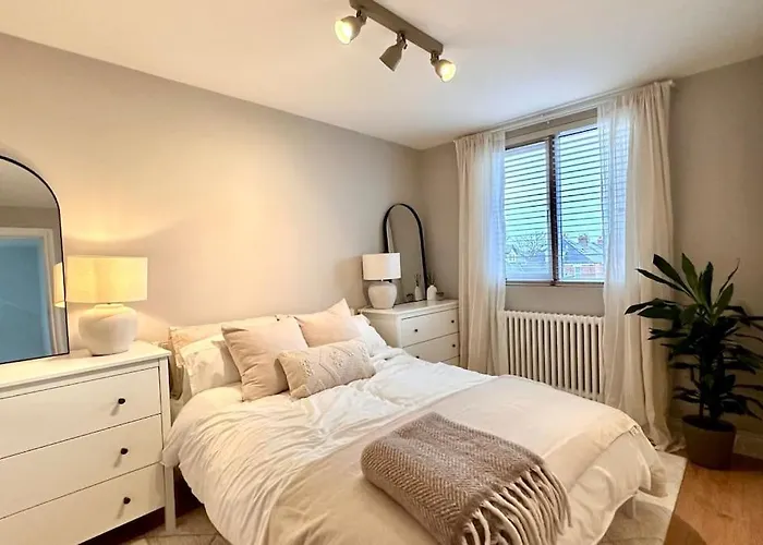 Windsor Coastal Retreat Whitley Bay Sleeps 9