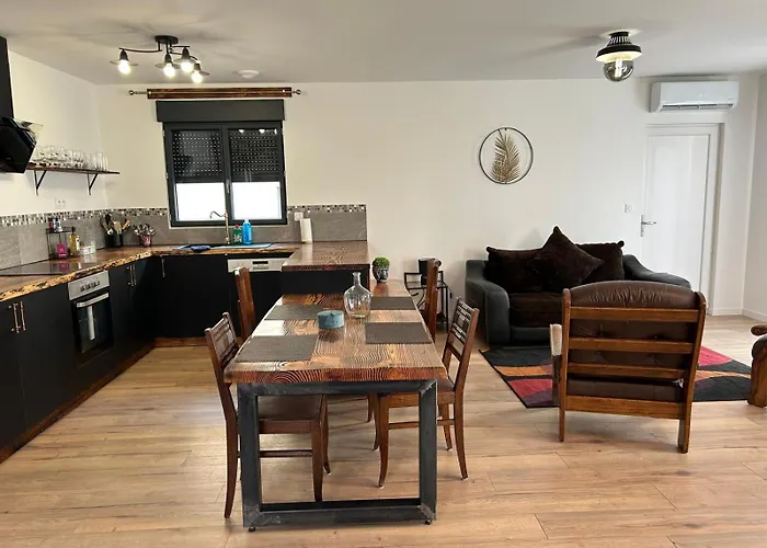 Paisible MAISON familiale - 4 Chambres - 2 SDB - terrasse et jardin - parking privé - Limoges