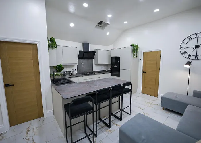 Cozy Charming Bungalow Brand New