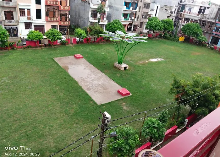 Om Home Stay 3Bhk