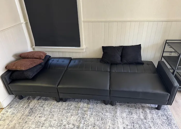 Midtown Hideaway 1 Bedroom Nest