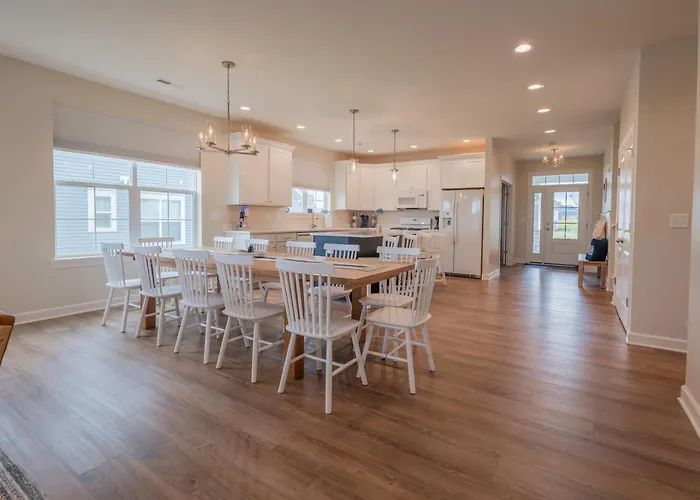 2728 Harbor Court