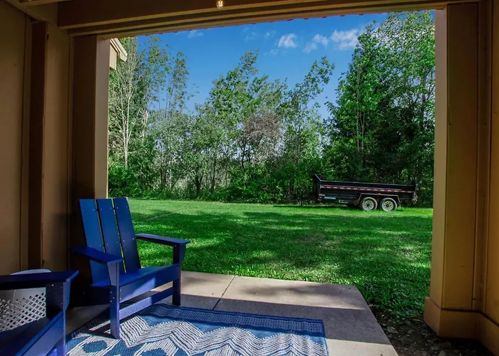King Bed Patio Scenic Views Pickleball