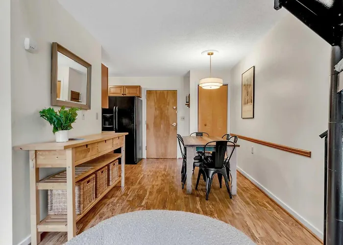 Updated Ski In Ski Out Condo Holiday Valley