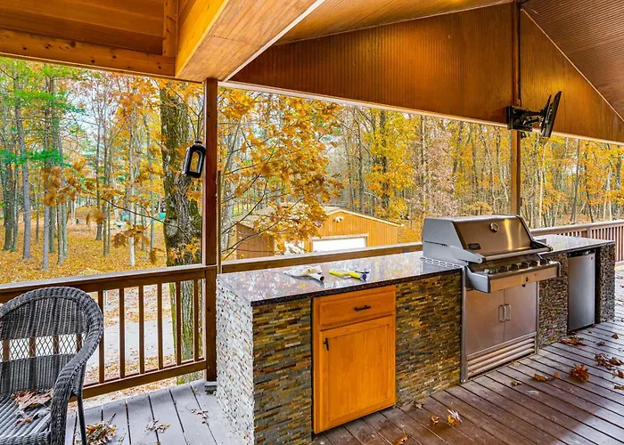 Private Hot Tub On 10 Acres: Cozy Catskill Getaway