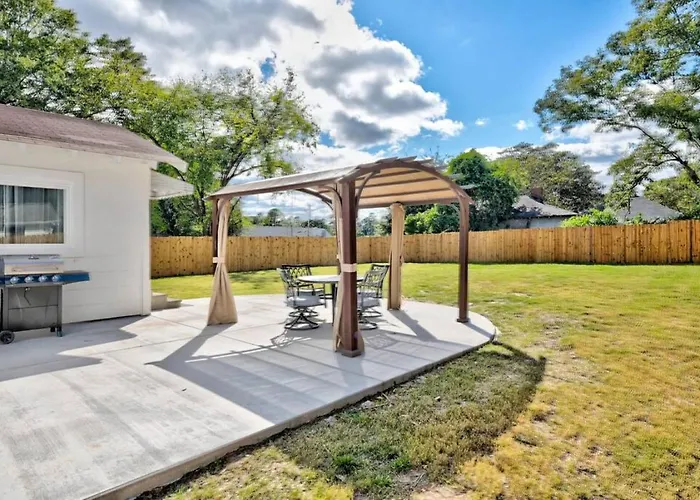 The Cozy House In Quiet Ingleside Area