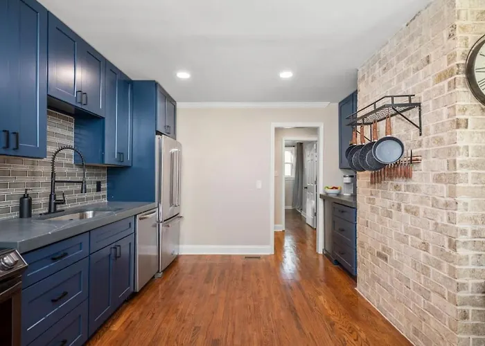 The Cozy House In Quiet Ingleside Area
