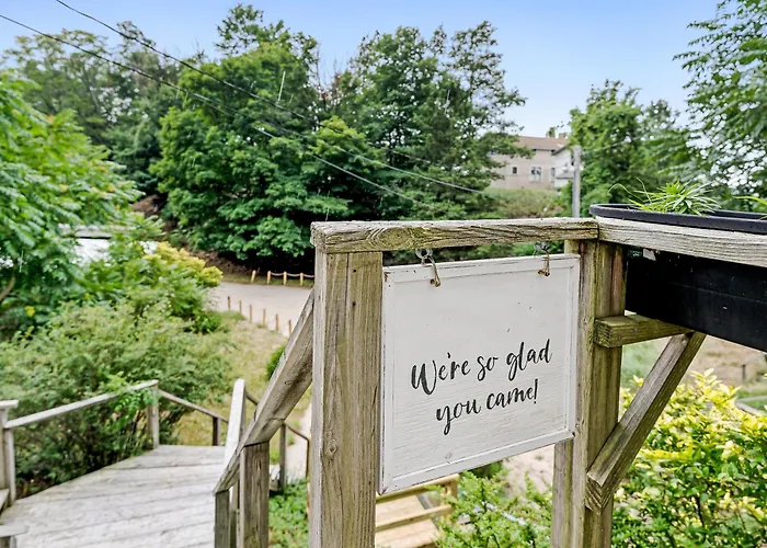 The Bott Cott: Cozy 3-Bedroom Retreat In Grand Haven