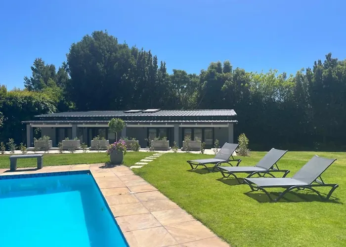 Constantia Winelands Lodge
