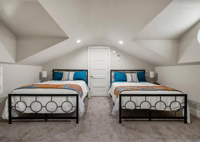 Turkey Mountain Bungalow By Tulsa Getaways