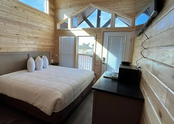 064A Brand New Peaceful Chalet With Loft & King Bed Near Grand Canyon South Rim