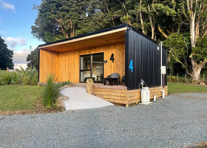 Highlander Farmstay - Cabins