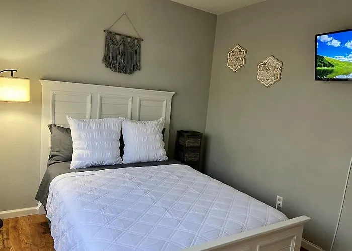 Cozy House In Fallon- 3Bedroom, 2Bathrooms