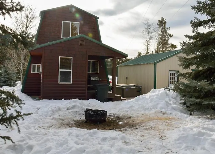 Cozy Bear Cabin Getaway
