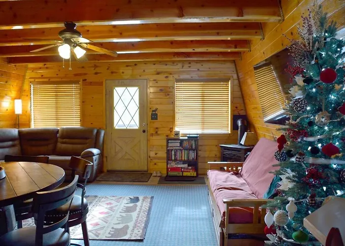 Cozy Bear Cabin Getaway