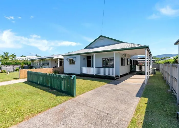 The Oasis - Charming Family Retreat On City Fringe