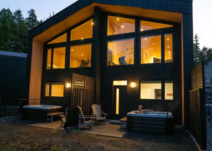 Calmwater Retreat New 2 Bedroom Hot Tub