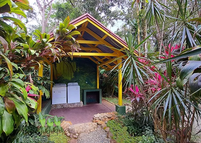 Cabinas Costa Tropicana