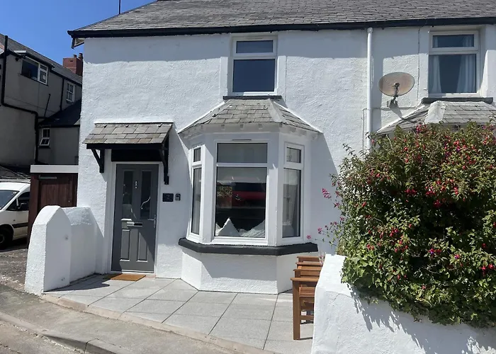 2 Edward Street