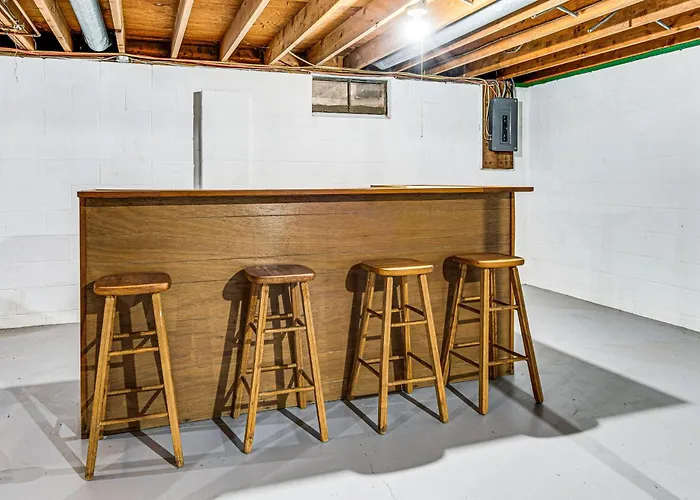 2 Mi To Downtown Logansport: Quiet Home W/ Grill