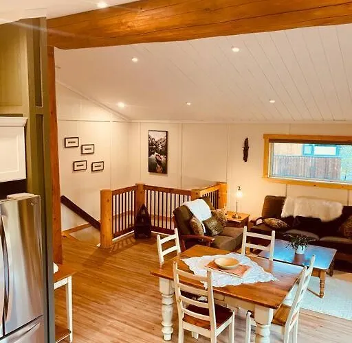 Ski-In Chalet: Private Hot Tub, Bonus Bunk House