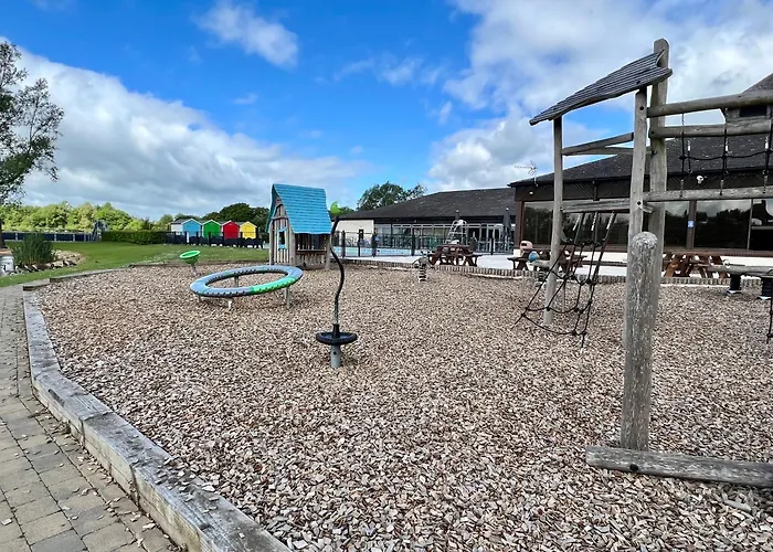 Puddleducks, Dog Friendly Hot Tub Lodge