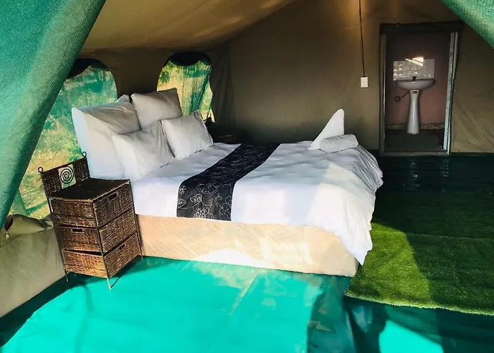Hippo Paradise Lodge And Campsites