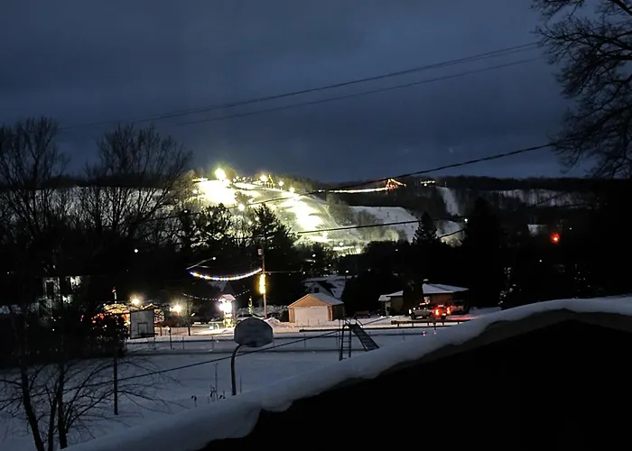 1 Mile From Boyne Mt- Chateau Patak