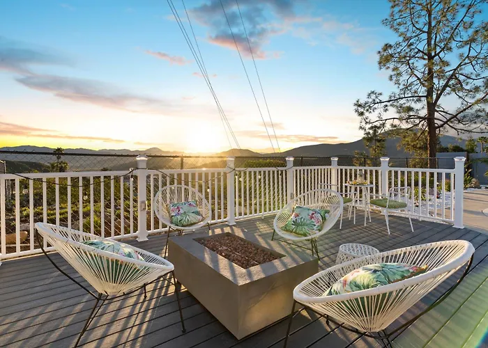 Upscale Resort House, Views, Saltwater Pool, Spa
