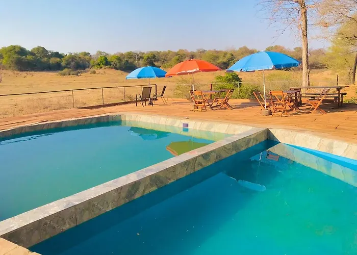 Hippo Paradise Lodge And Campsites