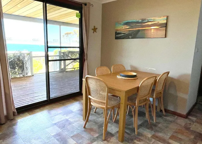 Fareview Beach House