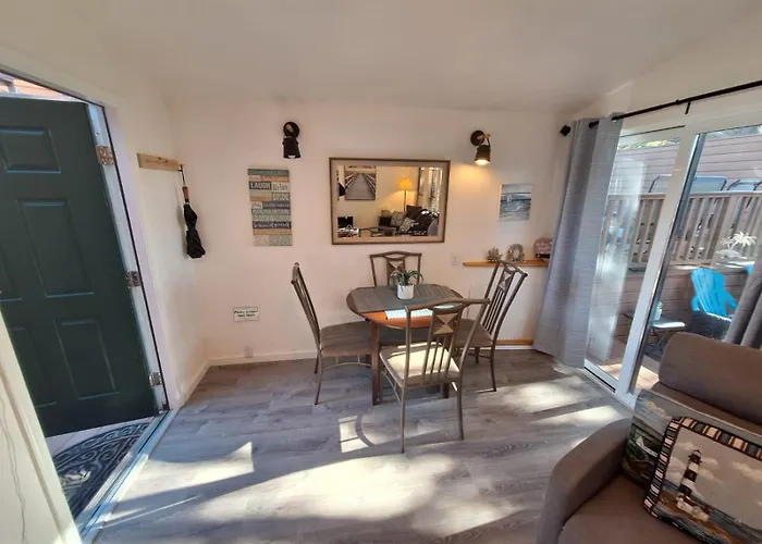 Ocean Cabin 19 With Jacuzzi Pet Friendly