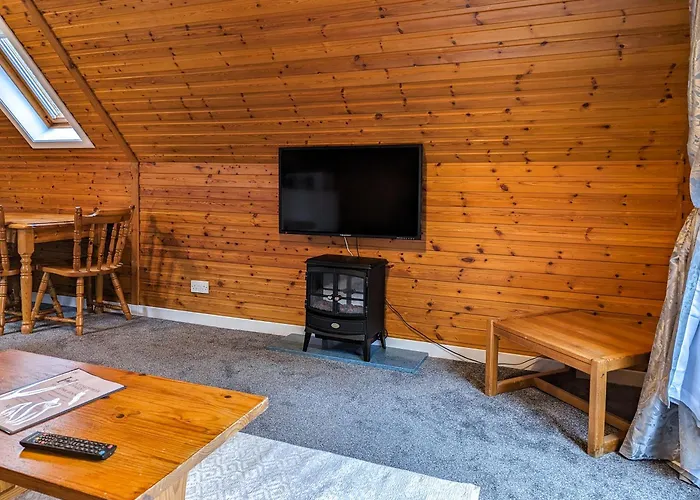 Macha 3 - Hot Tub-Perth-Pets-Family-Luxury-Cabin