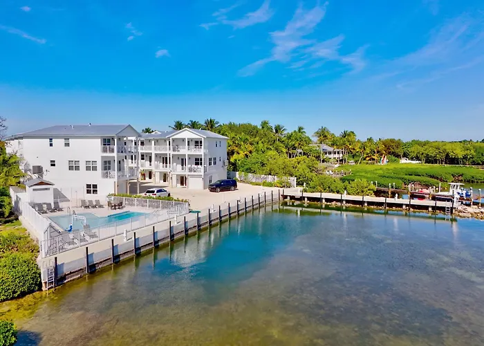 At The Sandbar - Oceanfront, Htd Pool, Dock, Gameroom