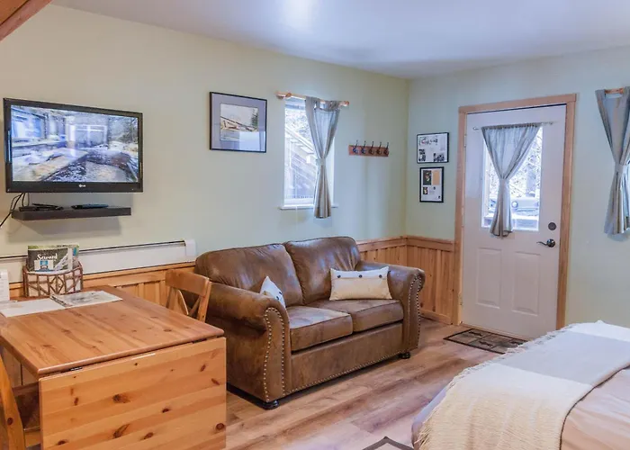 Bear Lake Lodgings