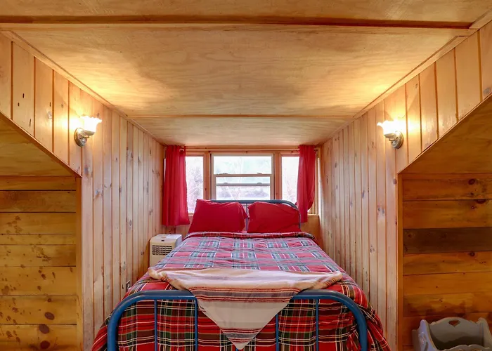 Blue Ridge Hideaway! Cabin W/ River Access & Views