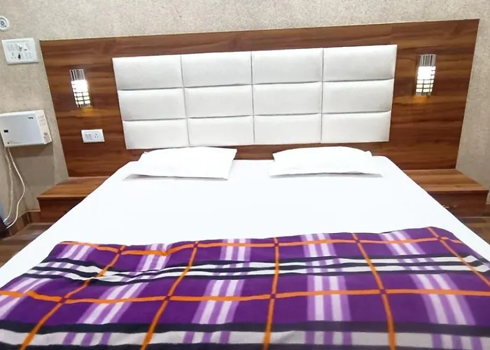 Priya Hotel