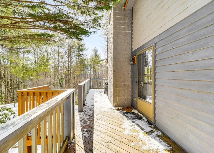 Boone Hideaway W/ Deck, Grill & Hot Tub!