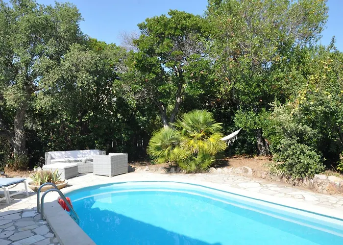 Villa climatisée, vue mer et colline avec piscine