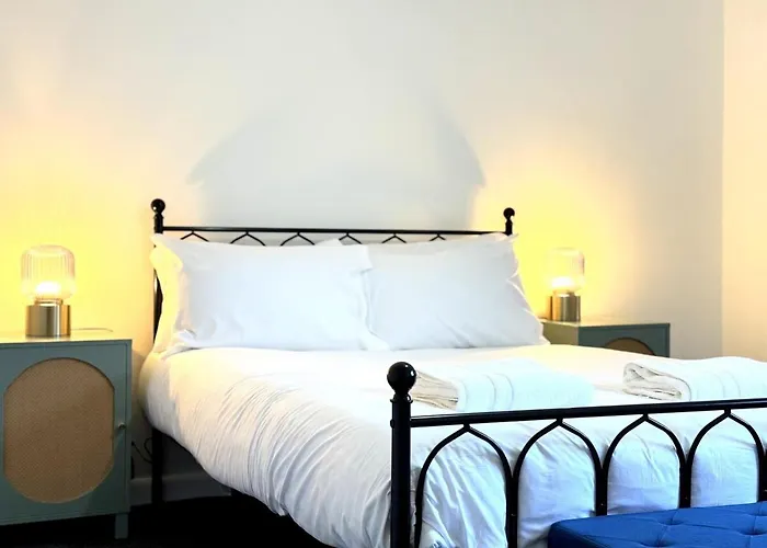 New Southampton Central House - Parking, 6 Beds, Sleeps 9 - City Centre L Cruise Terminal L Great For Contractors, Friends & Families