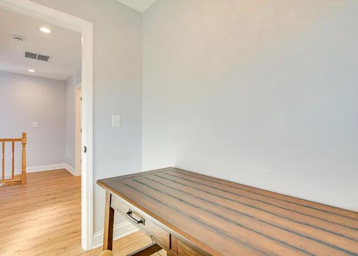 2 Mi To Northwestern: Updated Home W/ Game Room!
