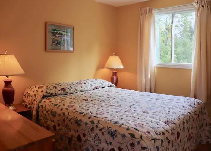 Shining Waters - Ingleside Cottages