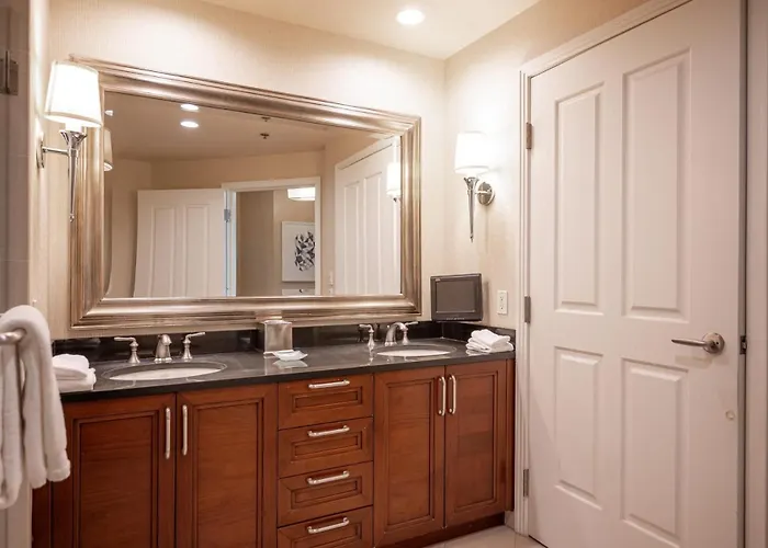 No Resort Fee Strip View Suite + Free Valet + Pool
