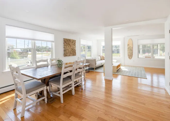 Steps To Pine Point Beach, 3Br, Fire Pit & Porch