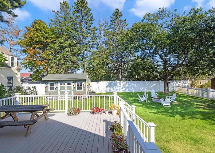 Steps To Pine Point Beach, 3Br, Fire Pit & Porch
