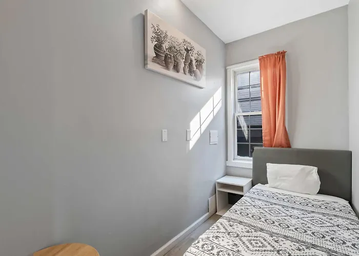 Escape To Raleigh Ave 3 Steps From The Beach