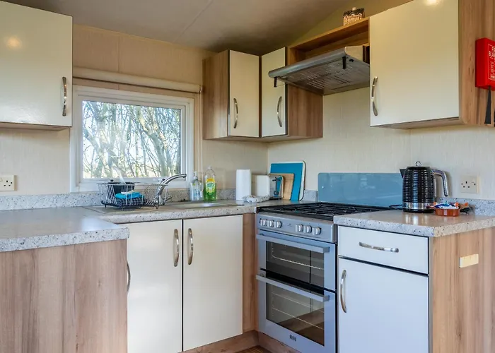 The Pollywiggle, Waxham, Nr Sea Palling, Dog Friendly, Private Path To The Beach