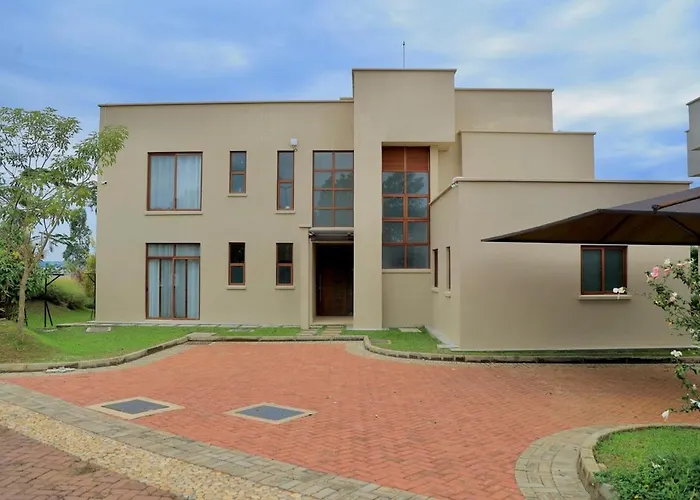 Luxury Lakeside Villa Gated