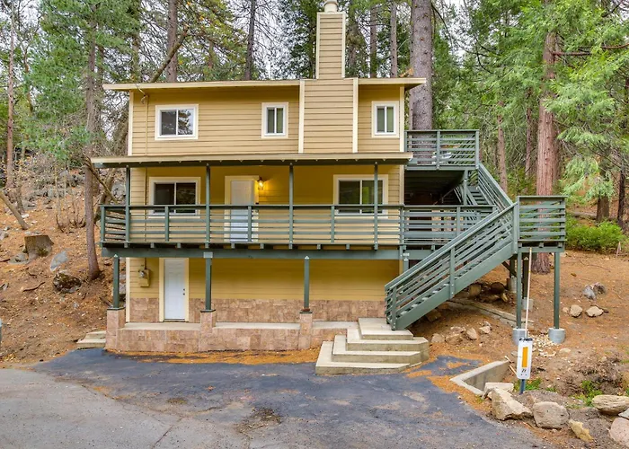 4 Mi To Lake Arrowhead: Cabin W/ Grill & Deck!